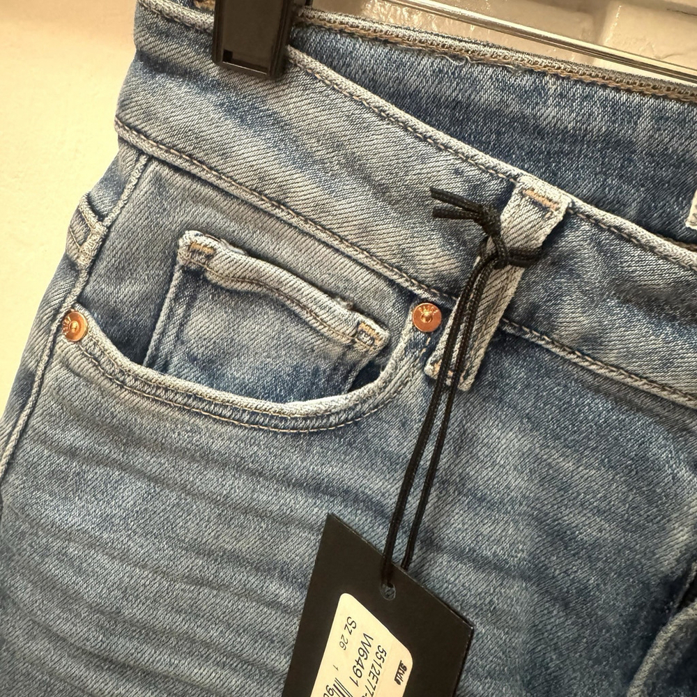 NWT Paige Cindy High Rise Straight Jeans Size:26 Distressed Raw Hem Cropped - Picture 7 of 16